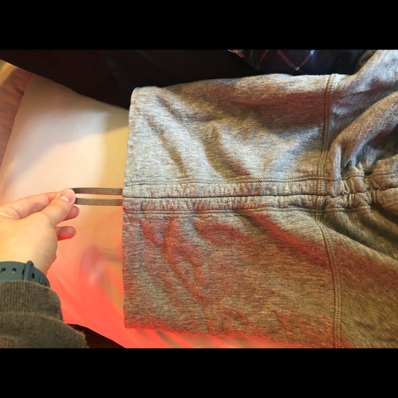 Lululemon Pull-Over Reversible Sweater Size 4. - Picture 4 of 5